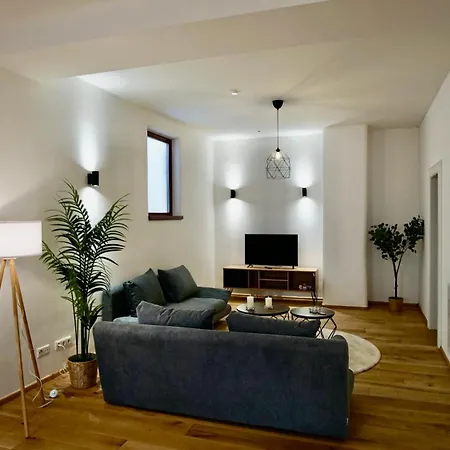 Appartement 125 M2 In Fuer 6, 2 Schlafzimmer, Nahe Nuernberg & Messe *