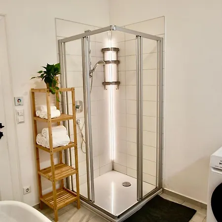 125 M2 In Fuer 6, 2 Schlafzimmer, Nahe Nuernberg & Messe Appartement