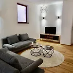 125 M2 In Fuer 6, 2 Schlafzimmer, Nahe Nuernberg & Messe *