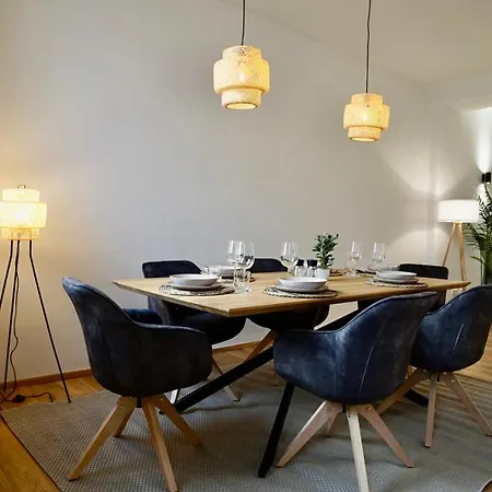 Apartment 125 M2 In Fuer 6, 2 Schlafzimmer, Nahe Nuernberg & Messe *